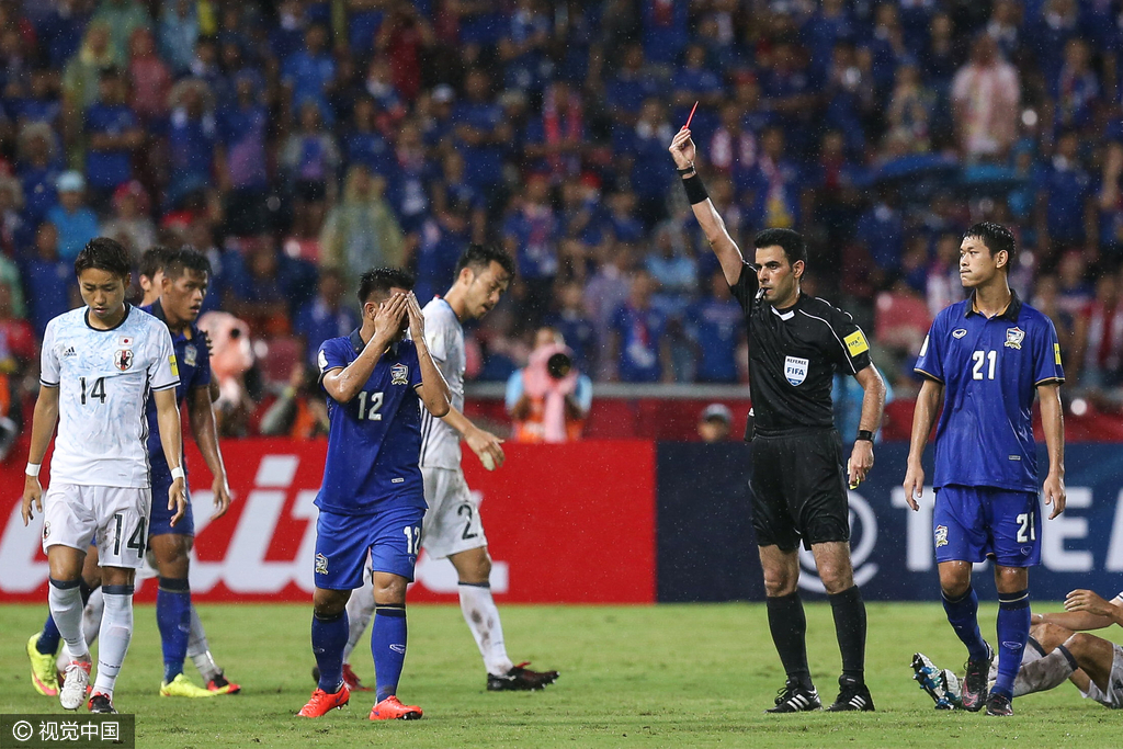 韩国队横扫日本队，黄鸭组合点燃赛场