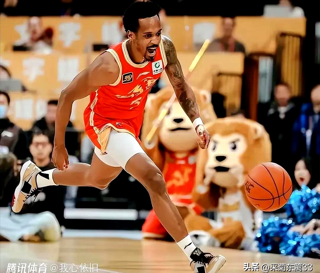 国王鏖战北京队,胡金秋带队取胜 国王鏖战北京队,胡金秋带队取胜