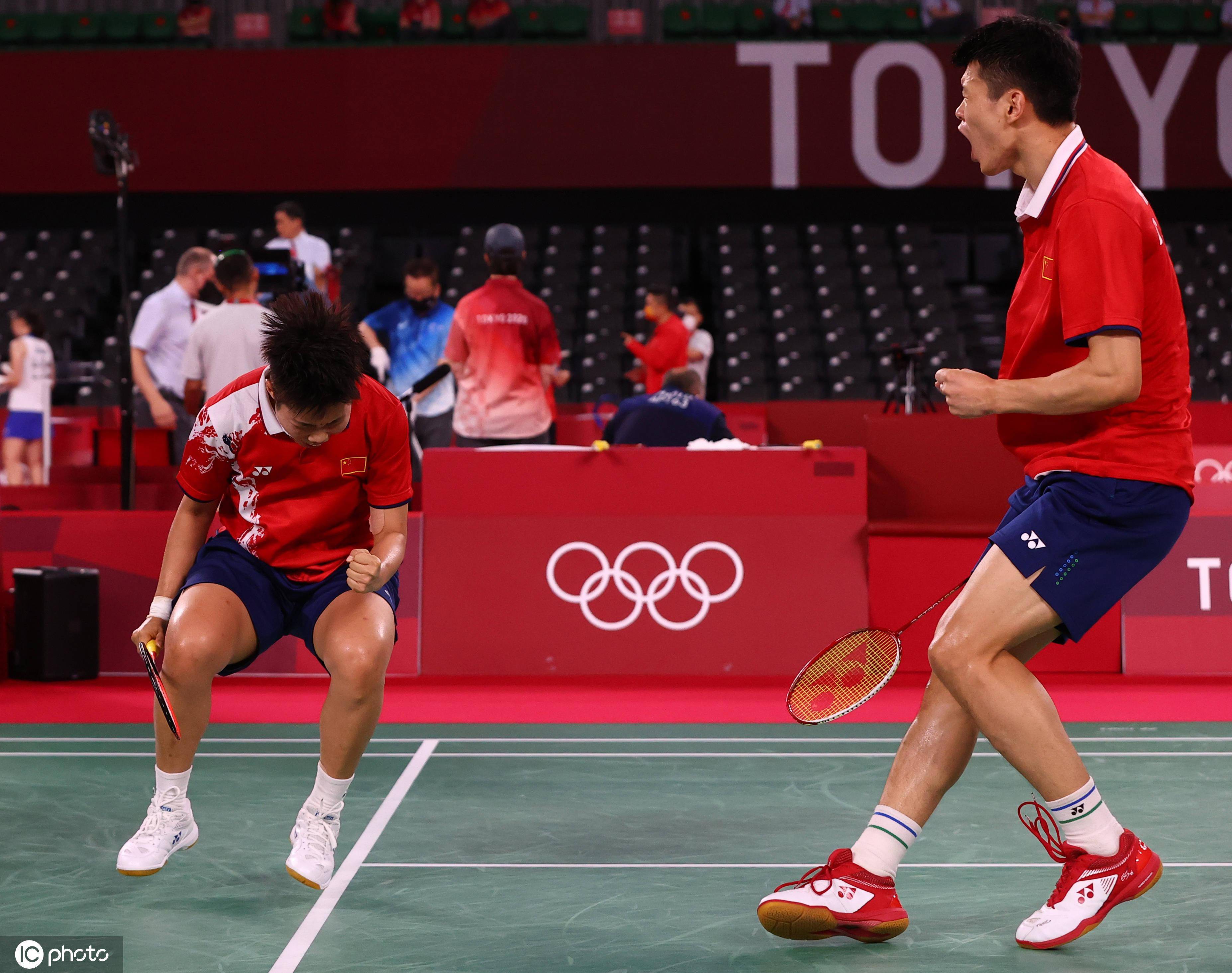 泰国队完胜日本队，黄鸭组合刷新纪录