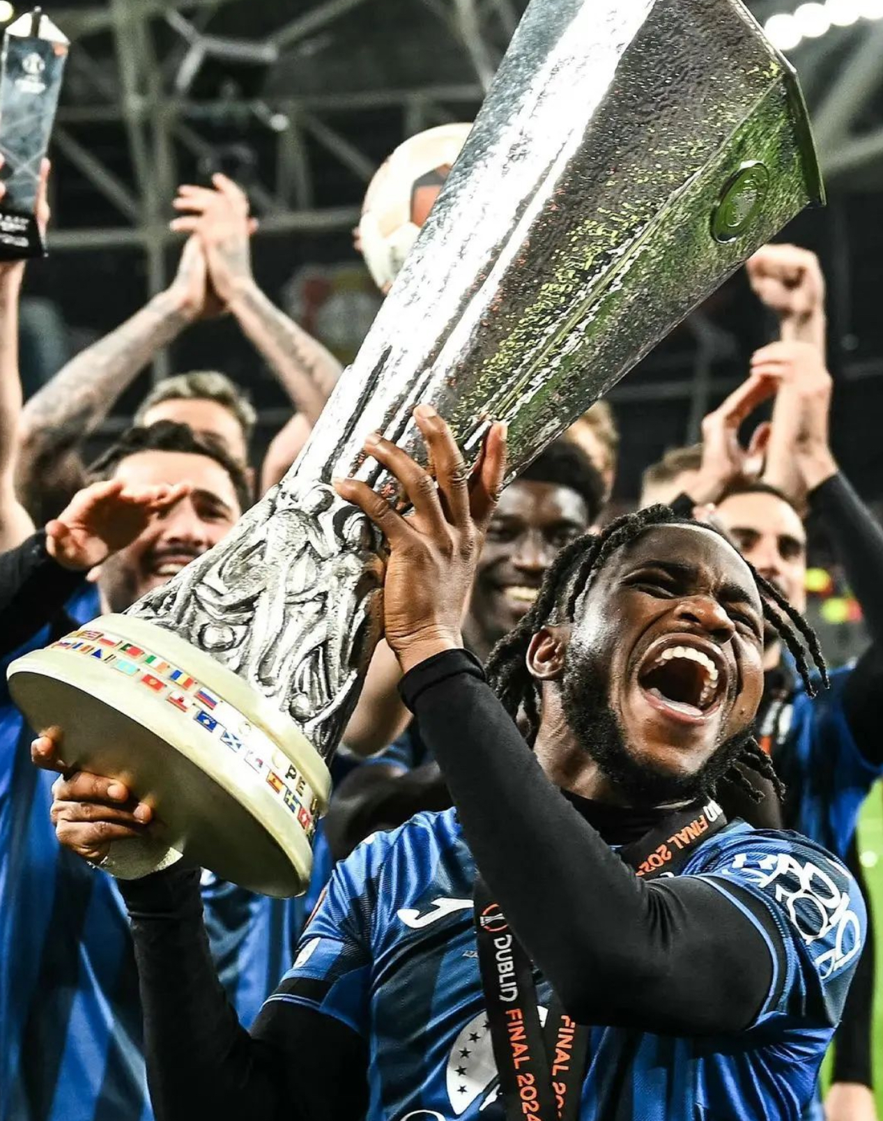 阿曼国家队在比赛中崭露头角,取得难得胜利 阿曼国家队在比赛中崭露头角,取得难得胜利