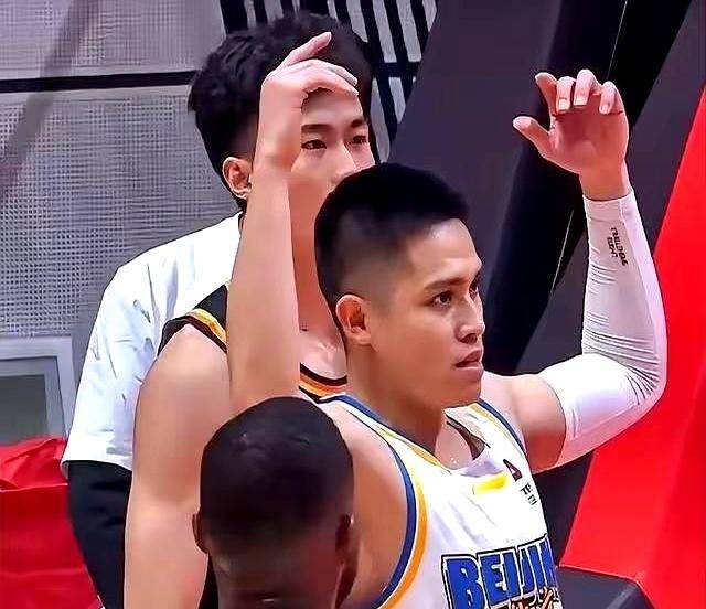 掘金力克新疆队,周琦扛起全队 掘金力克新疆队,周琦扛起全队