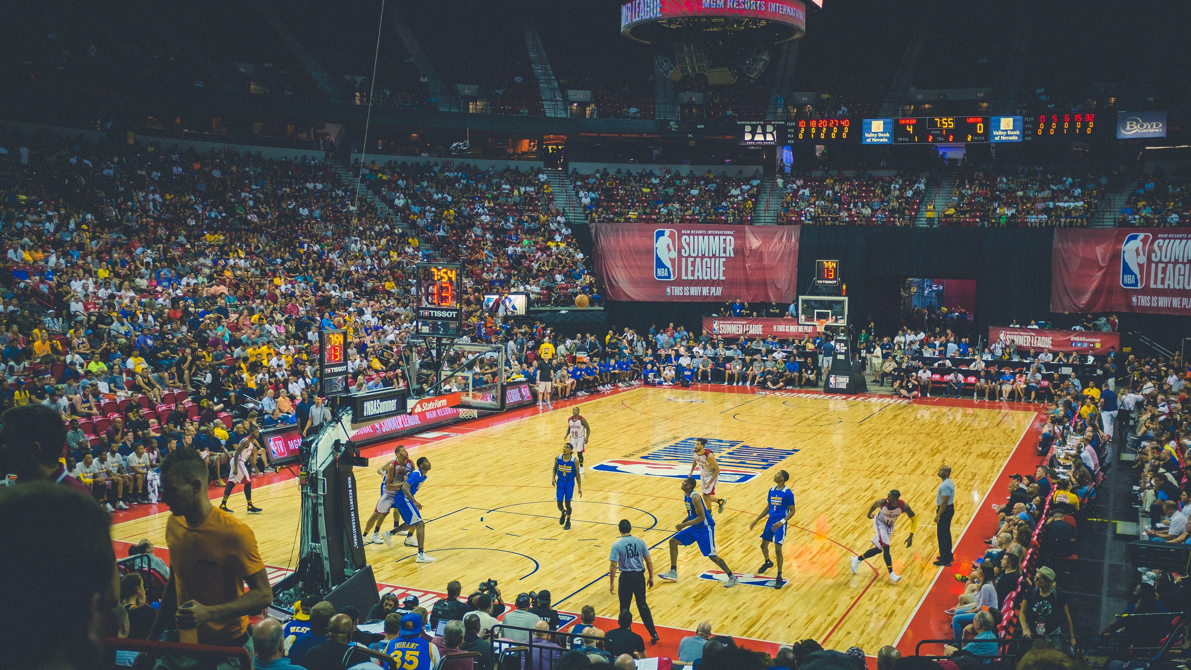 阿拉巴持续制造杀伤,苏格兰战术压制英格兰