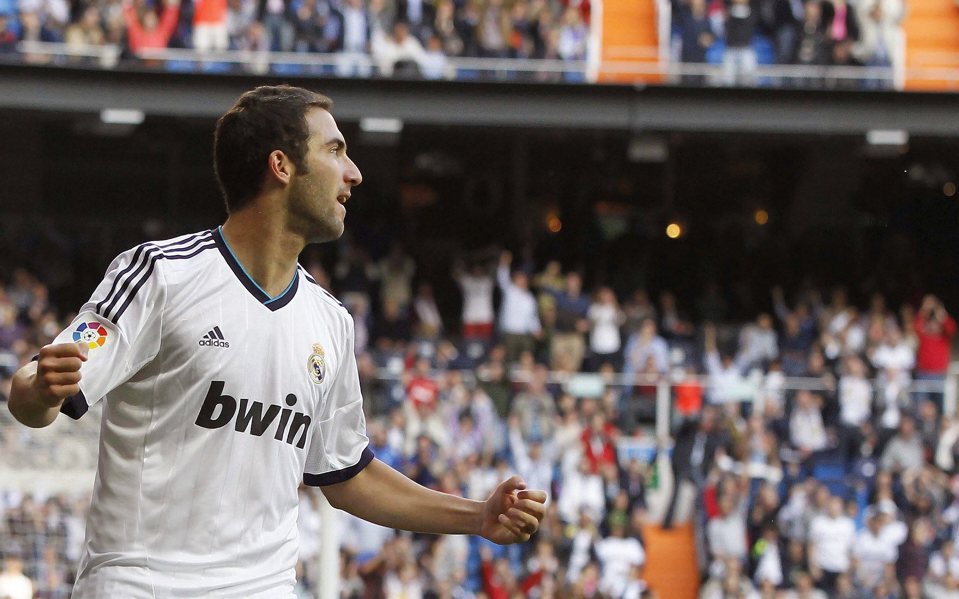 绝境中的艺术,阿隆索如何驾驶迈凯伦完成对法拉利的史诗翻盘